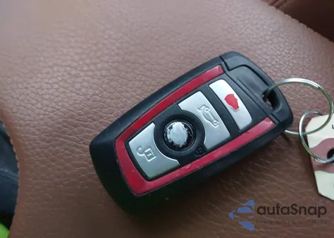 2017 BMW 330I xDrive z USA, uszkodzony, nr VIN WBA8D9G38HNU62250